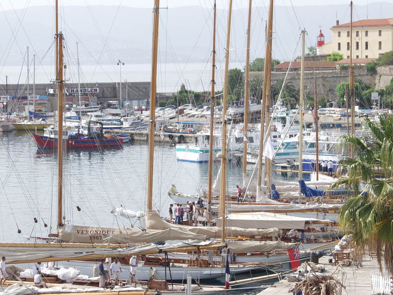 Régate Impériale entre Maquis et Méditerranée Régate Impériale entre Maquis et Méditerranée