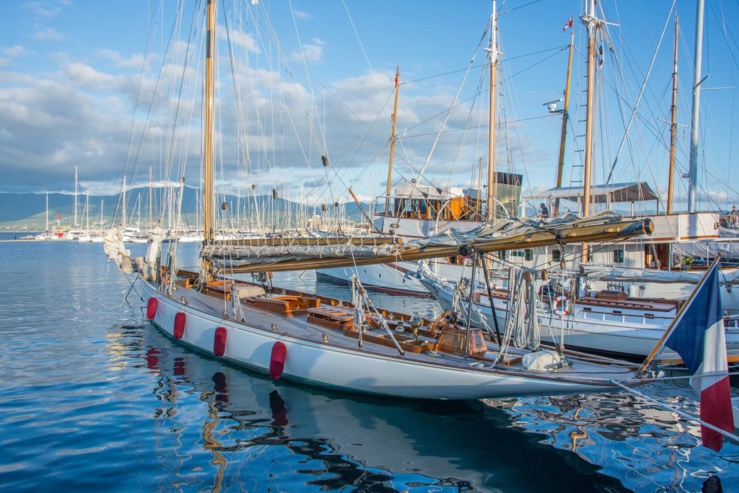 Louer un bateau à Ajaccio pour assister aux régates....et découvrir la Corse.