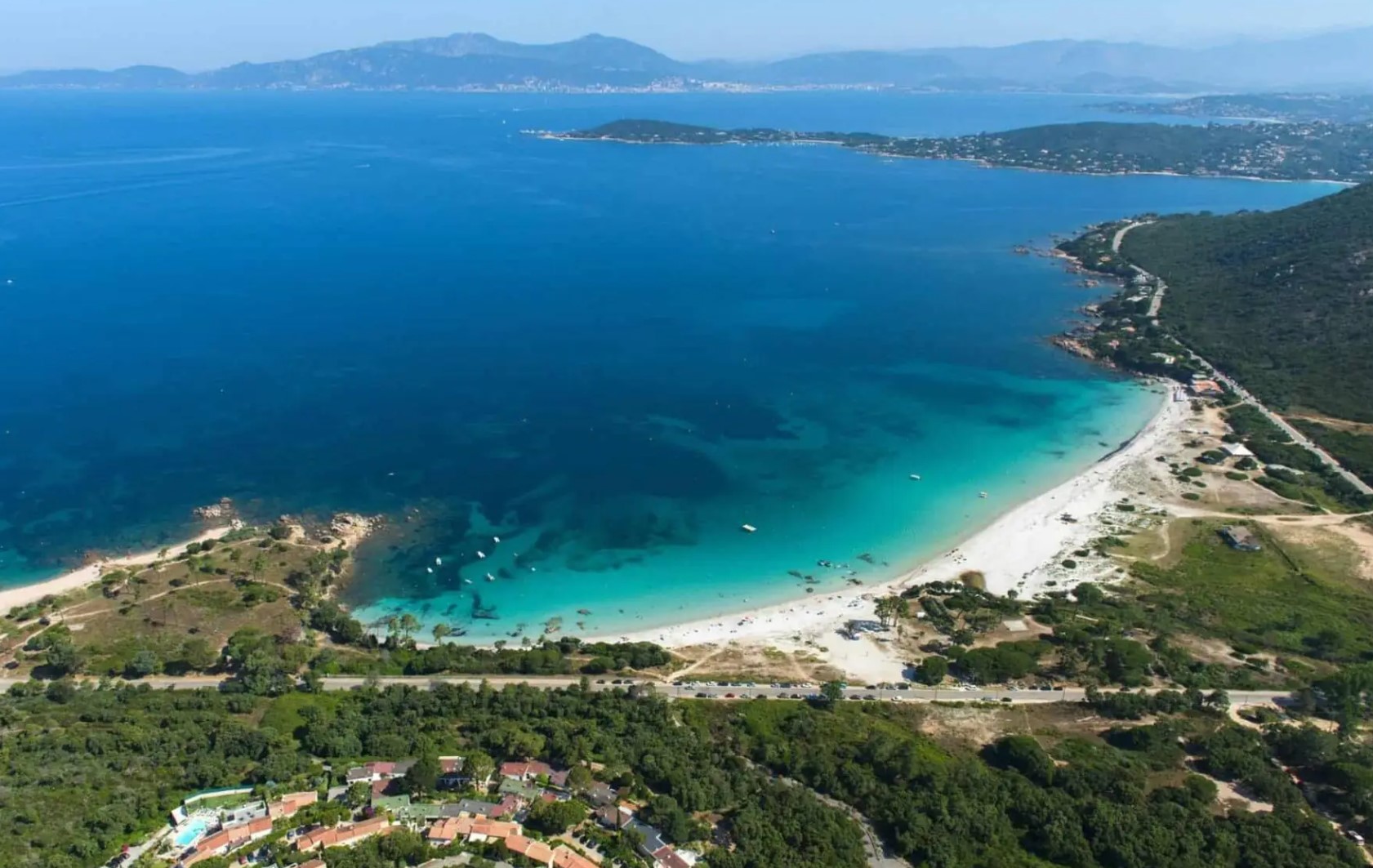 Les plages de Porticcio, sur la rive sud du golfe d'Ajaccio